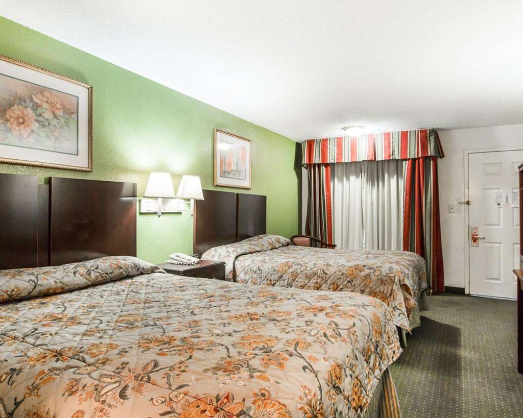 Econo Lodge Beaufort Room photo