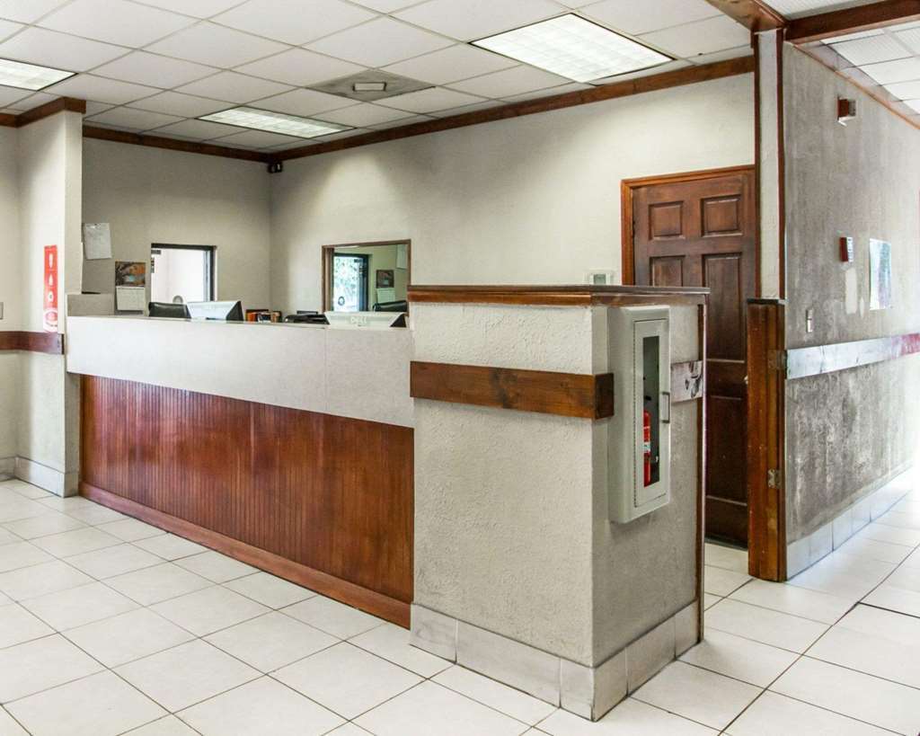 Econo Lodge Beaufort Interior photo