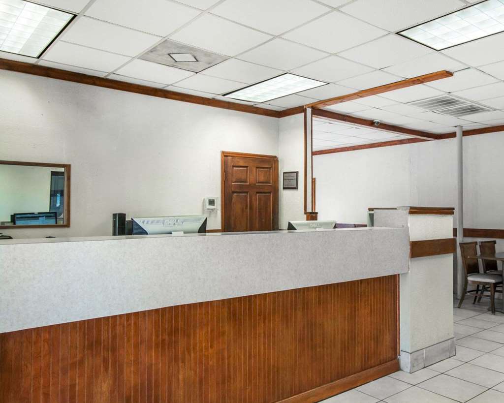 Econo Lodge Beaufort Interior photo